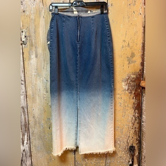 Vintage Denim Maxi skirt original and unique!!! With manufacturer slit✨✨✨SZ S/M✅ - Picture 4 of 9